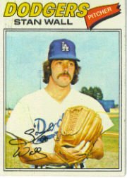 1977 Topps Baseball Cards      088      Stan Wall